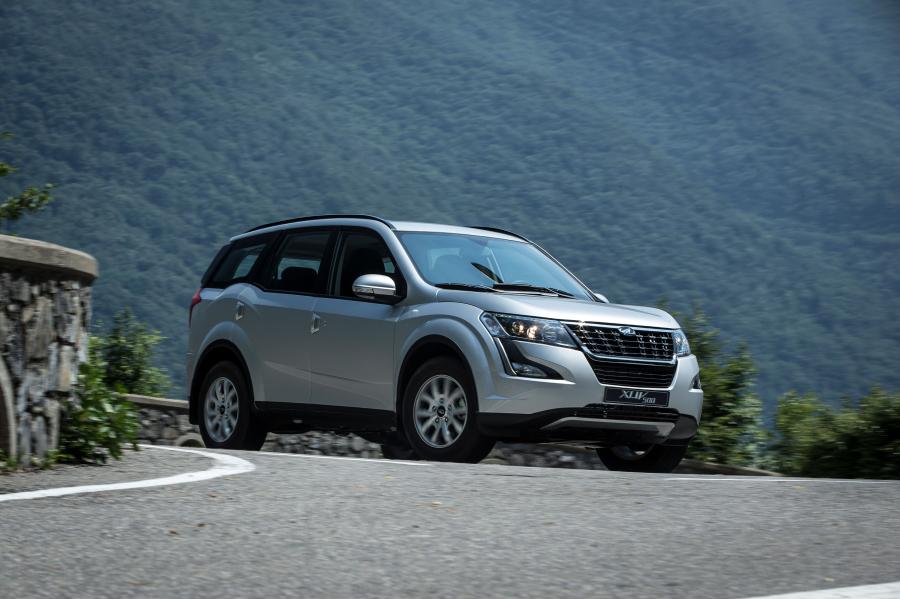  Mahindra XUV500 W6 2019 года  (EU) (фото 1 из 32)